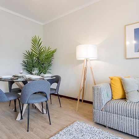2Br Flat In Bonfim W/ Ac & Balcony By Lovelystay Porto Bagian luar foto