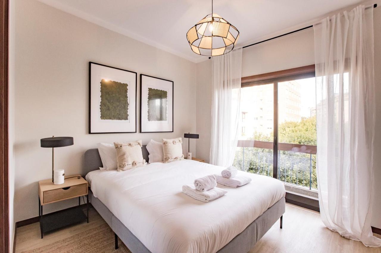 2Br Flat In Bonfim W/ Ac & Balcony By Lovelystay Porto Bagian luar foto