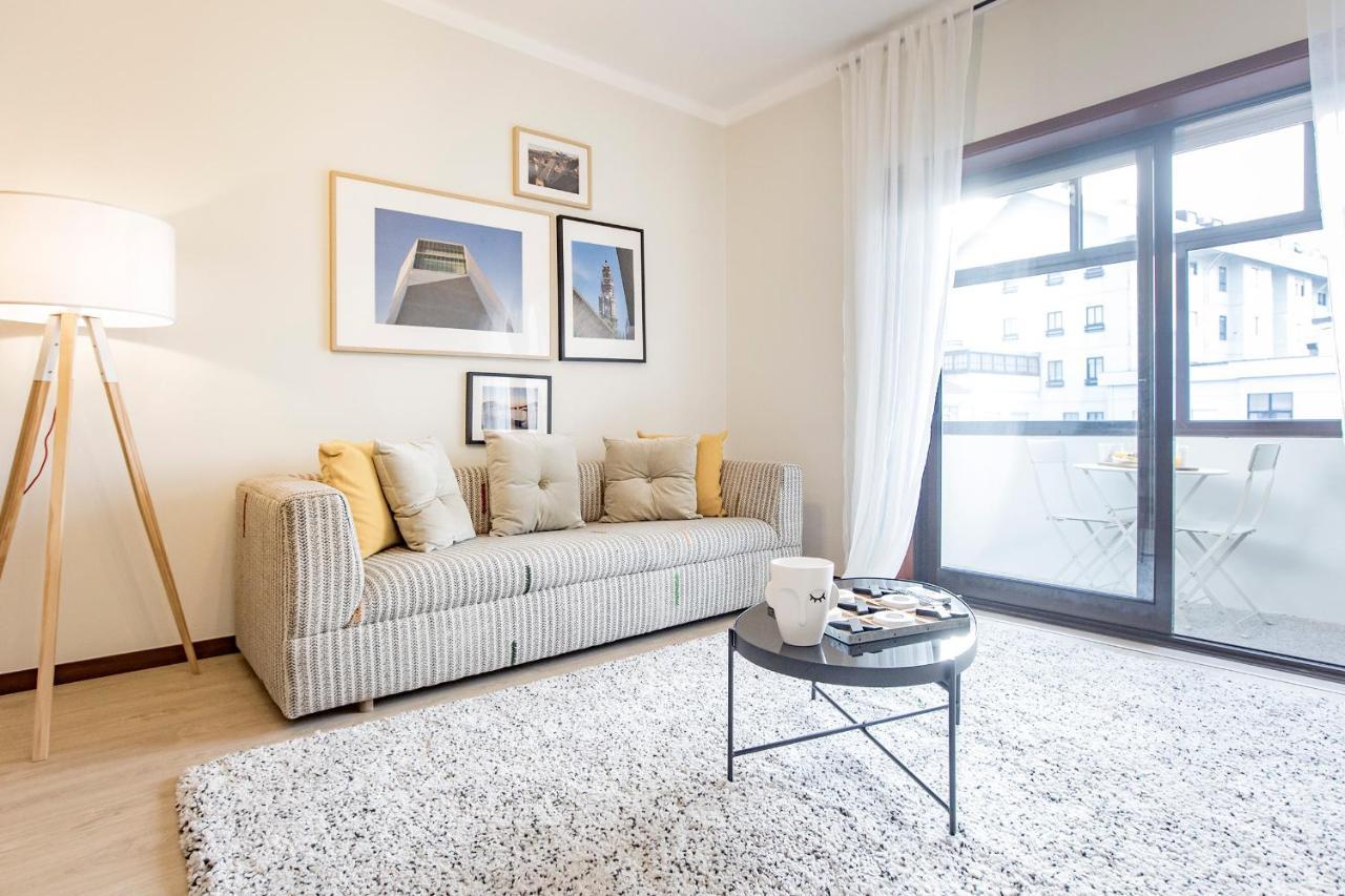 2Br Flat In Bonfim W/ Ac & Balcony By Lovelystay Porto Bagian luar foto