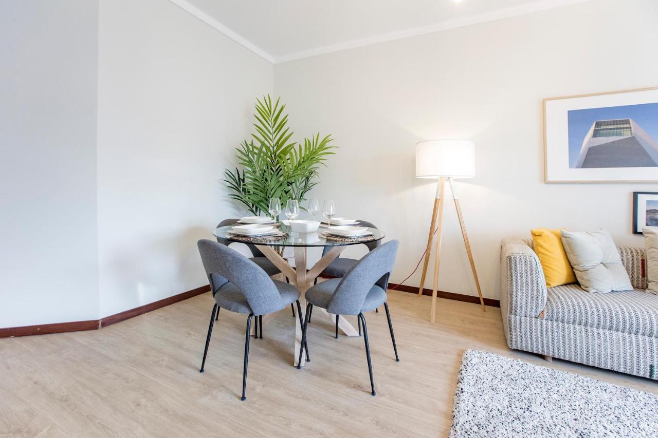 2Br Flat In Bonfim W/ Ac & Balcony By Lovelystay Porto Bagian luar foto