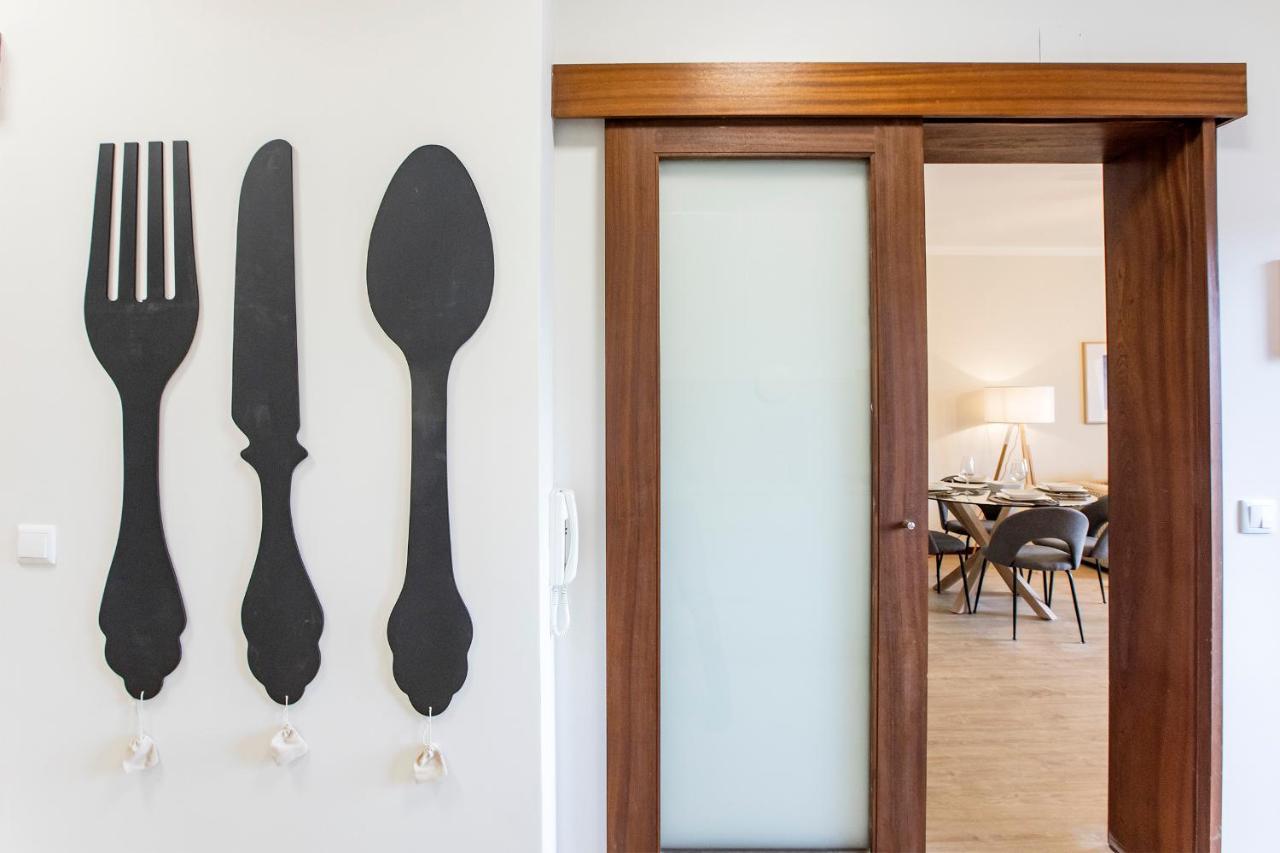 2Br Flat In Bonfim W/ Ac & Balcony By Lovelystay Porto Bagian luar foto